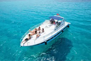 Escursione in barca a Favignana e Levanzo di 8 ore con pranzo incluso da Trapani