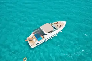 Escursione in barca a Favignana e Levanzo di 8 ore con pranzo incluso da Trapani
