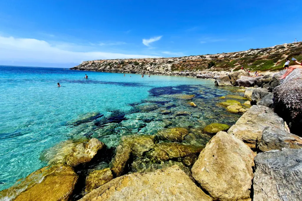 Gita in barca Favignana con soste per il bagno e snorkeling tra le grotte